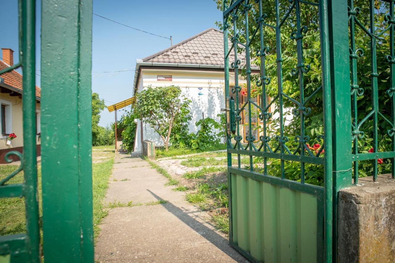Zempleni Szallashely Fony Exterior foto
