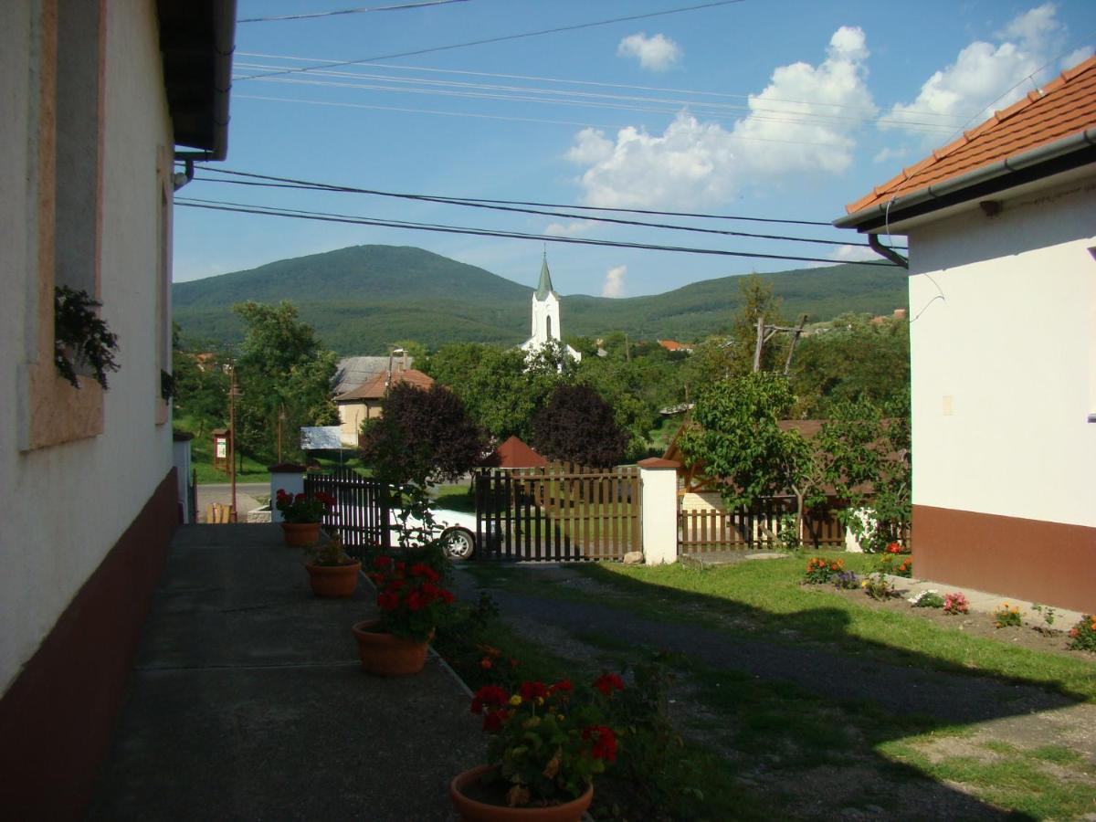 Zempleni Szallashely Fony Exterior foto