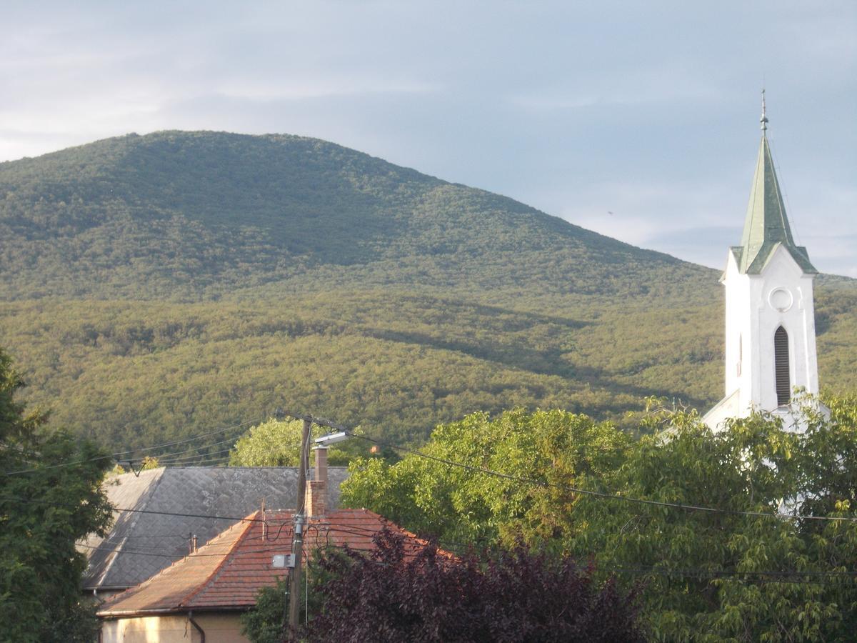 Zempleni Szallashely Fony Exterior foto